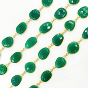 Green Onyx Organic Shape Bezel Gold Plated Wire Chain.